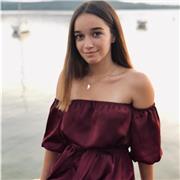 Ex studentessa del liceo artistico diplomata impartisce lezioni di disegno